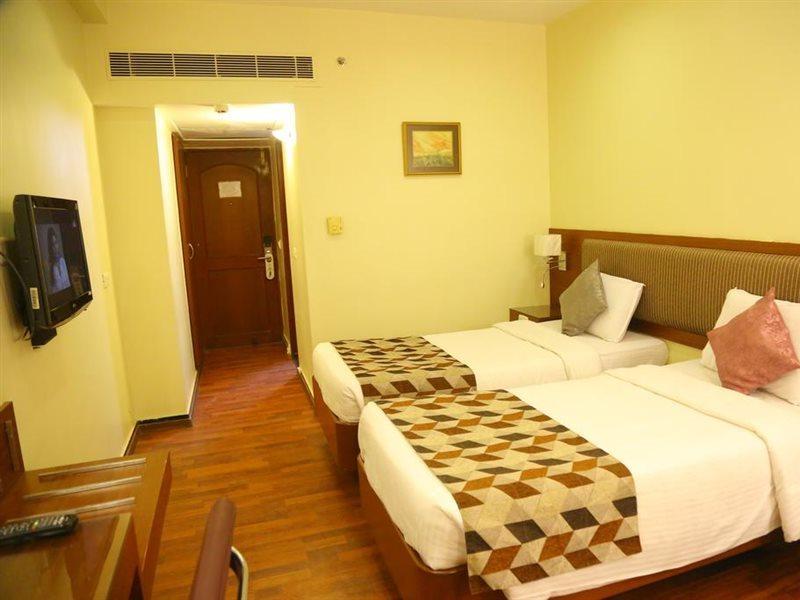 Royal Fort Hotel Visakhapatnam Bagian luar foto