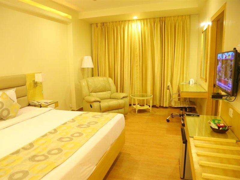Royal Fort Hotel Visakhapatnam Bagian luar foto