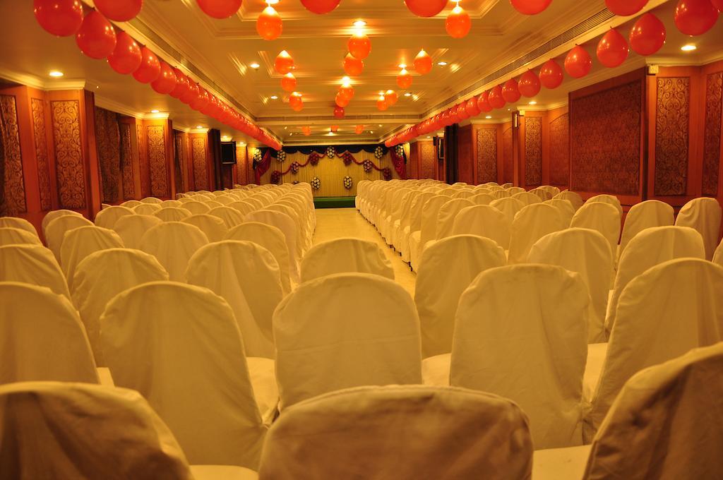 Royal Fort Hotel Visakhapatnam Bagian luar foto