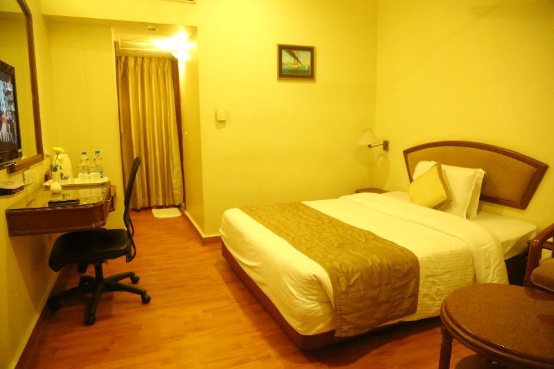 Royal Fort Hotel Visakhapatnam Bagian luar foto