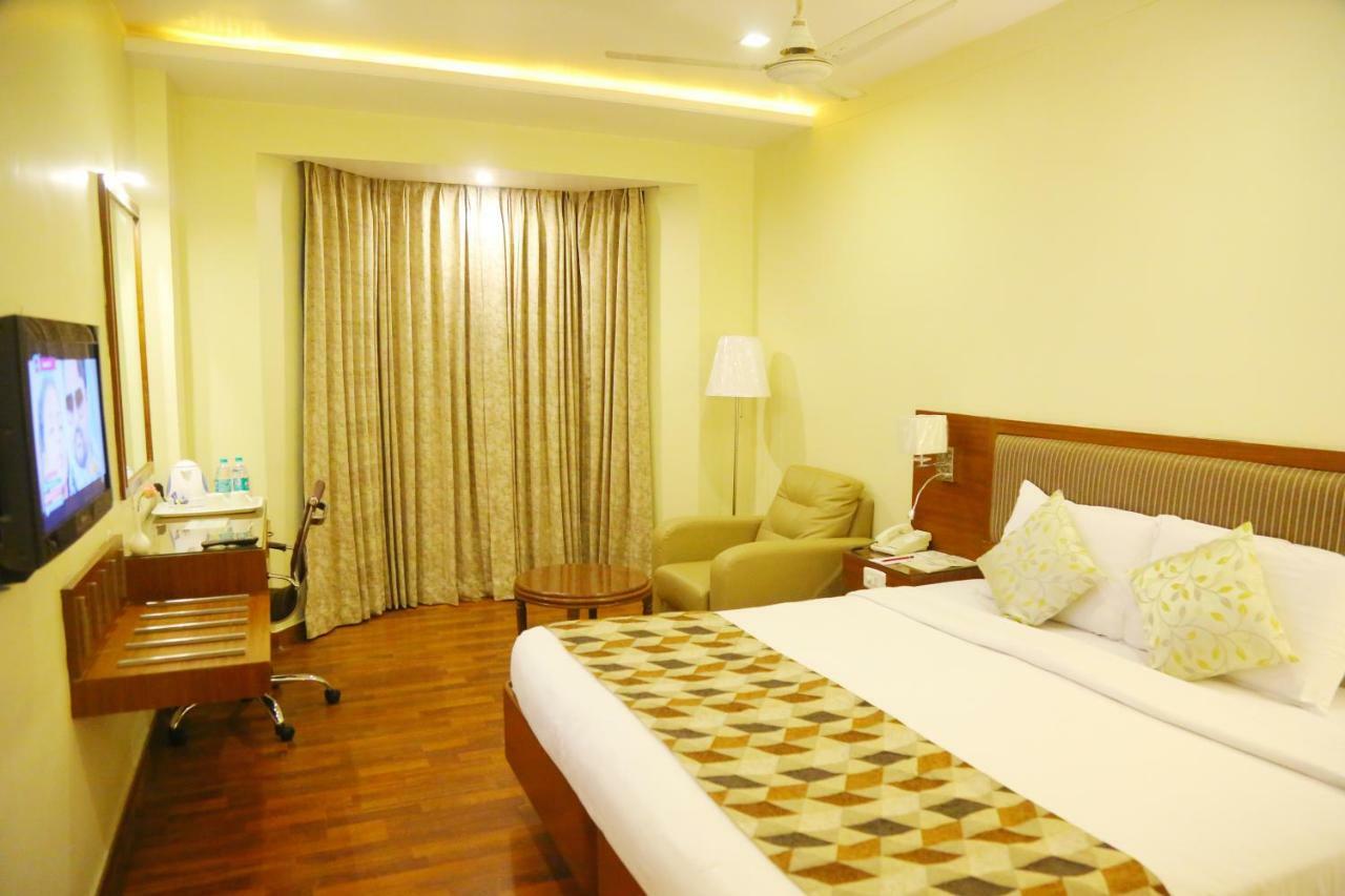 Royal Fort Hotel Visakhapatnam Bagian luar foto