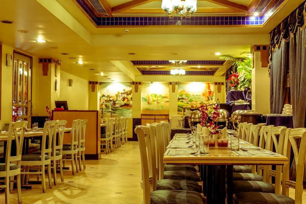 Royal Fort Hotel Visakhapatnam Bagian luar foto