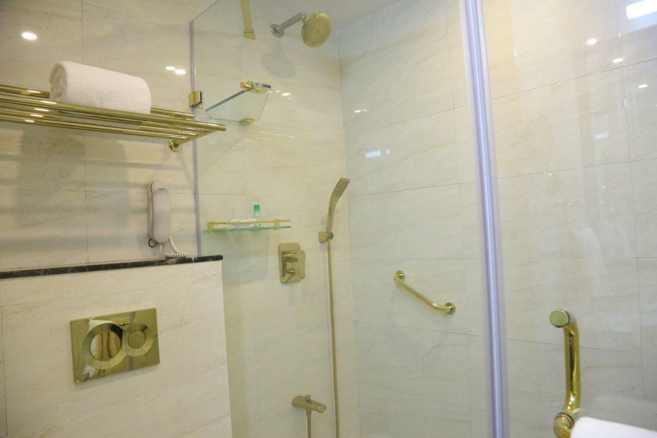Royal Fort Hotel Visakhapatnam Bagian luar foto