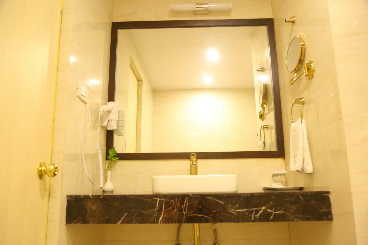Royal Fort Hotel Visakhapatnam Bagian luar foto