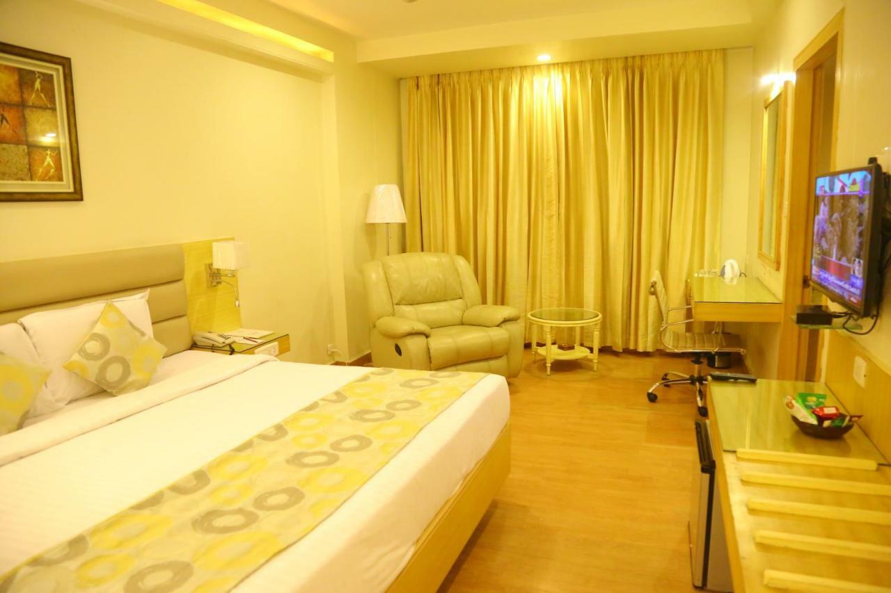 Royal Fort Hotel Visakhapatnam Bagian luar foto