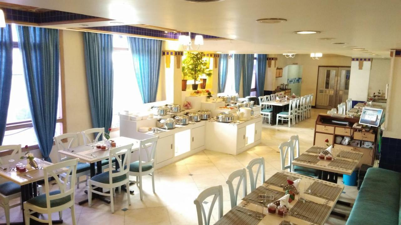 Royal Fort Hotel Visakhapatnam Bagian luar foto